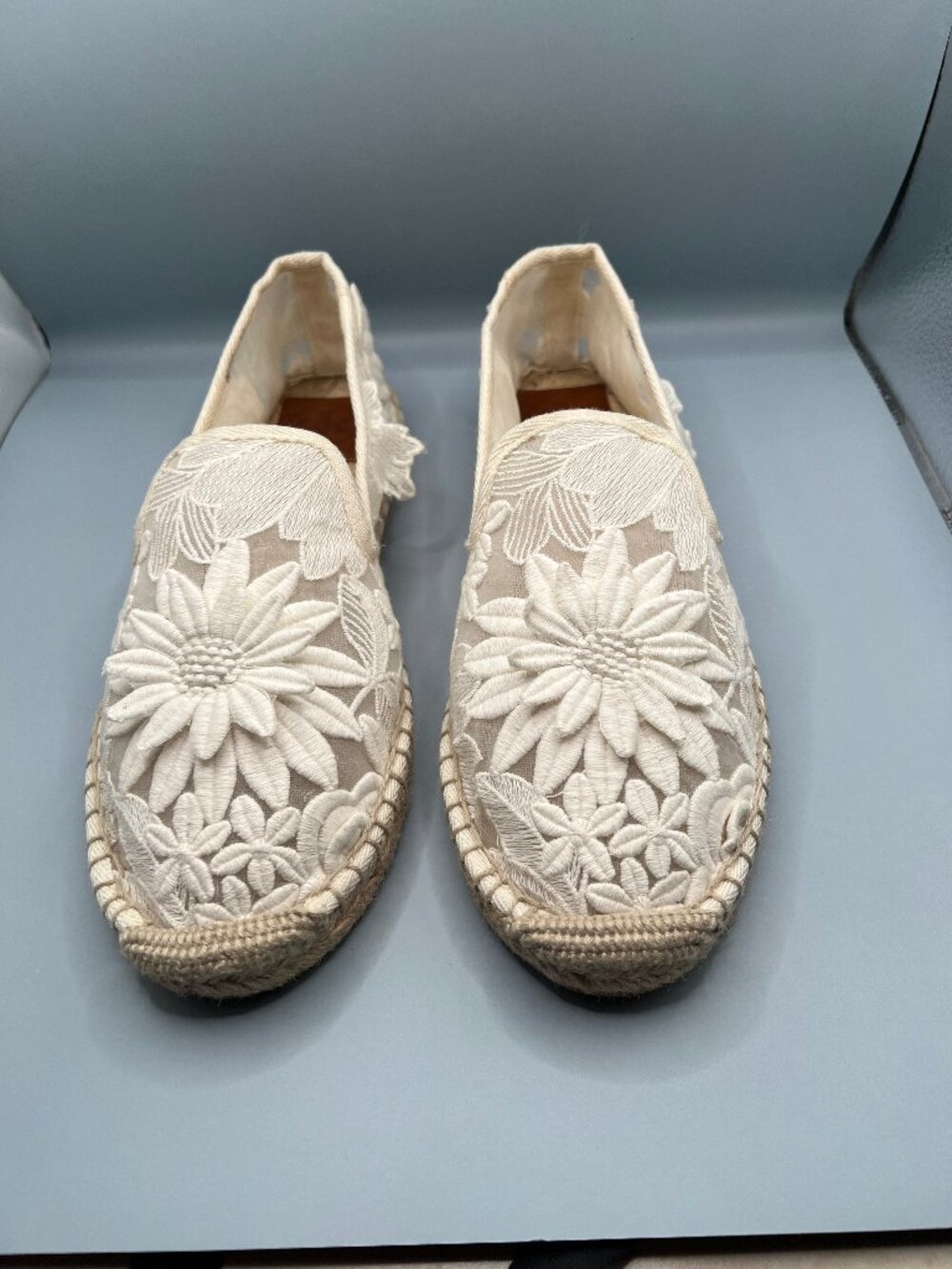 Tory Burch Creamy White Floral Embroidered Slip-On Espadrille Flats Round Toe 10